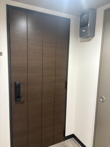 【玄関】フラッツ平河町（TOKYO ZERO EMISSION HOUSE） 