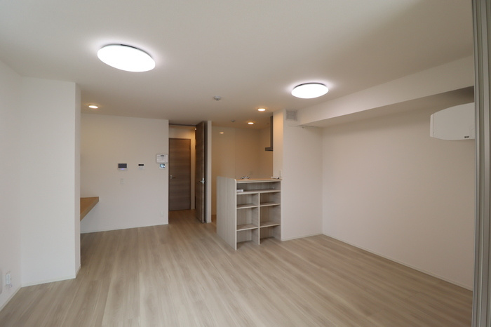 レーヴェ前原町の居間・リビング