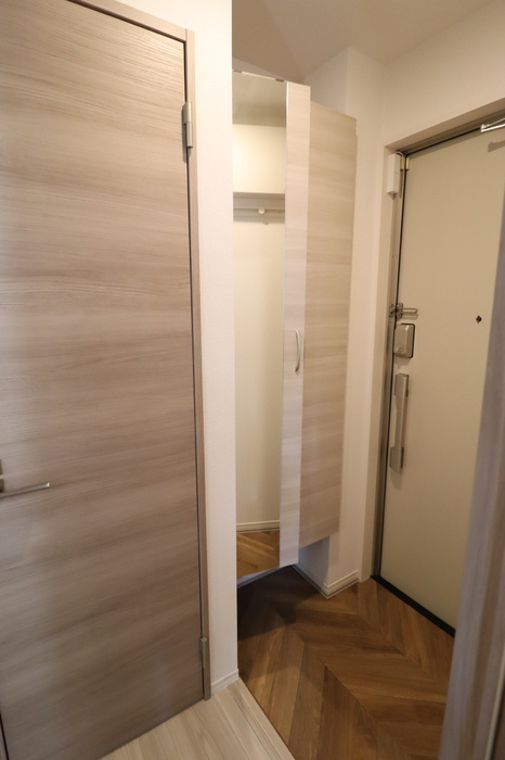 レーヴェ前原町の玄関