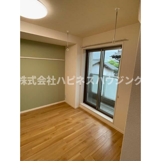 アドニス柏(アドニスカシワ)のバルコニー