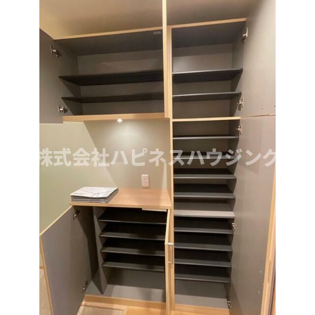 アドニス柏(アドニスカシワ)の玄関