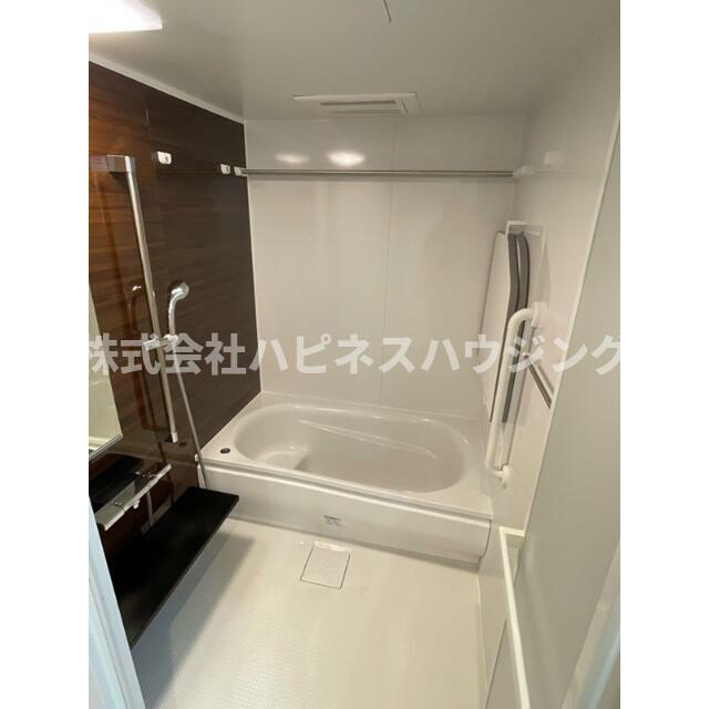 アドニス柏(アドニスカシワ)の浴室