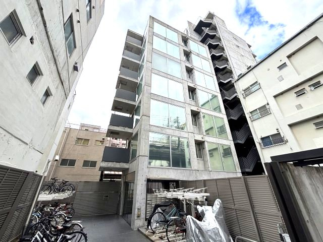 イーストヴィレッジ三宮の外観