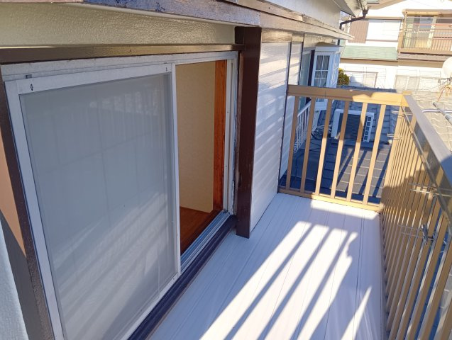 売中古戸建　富士市厚原のバルコニー|南向きのバルコニーがあるので陽当たりが良好です。お洗濯がよく乾きそうですね。