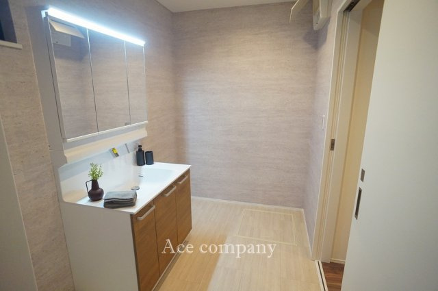 【独立洗面台】 | 平野区背戸口1丁目 | 洗面室にゆとりのスペースあります♪床下収納付き♪