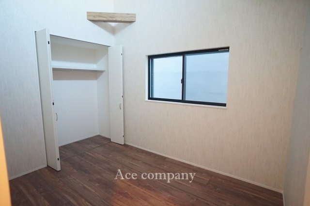 【子供部屋】 | 平野区背戸口1丁目 | 【2階：洋室5.75帖】クローゼット完備です♪