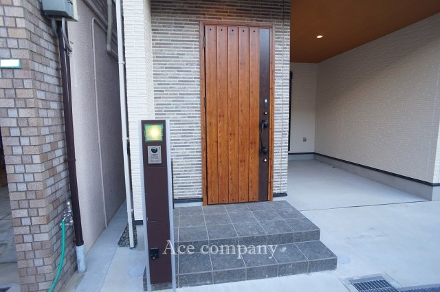 【玄関】 | 平野区背戸口1丁目 | 宅配ボックス付きのポストです☆