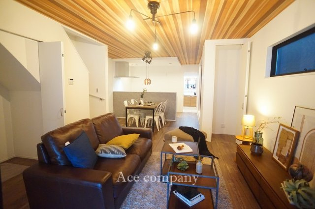 【居間・リビング】 | 平野区背戸口1丁目 | 【LDK：ゆったり18.66帖♪】2ヶ所に物入れ収納あります♪