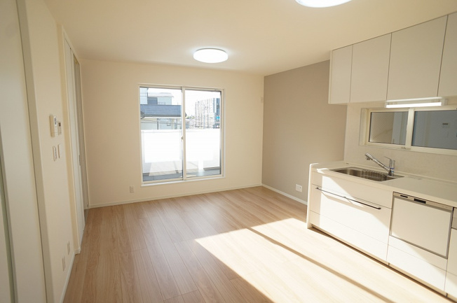 【居間・リビング】 | 平野区長吉六反4丁目 | 【LDK：10帖】