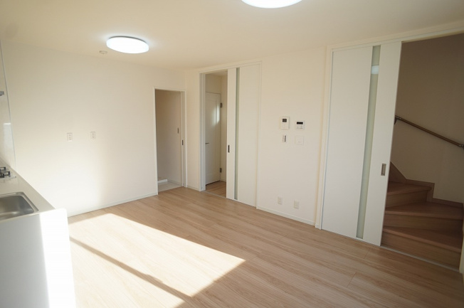 【居間・リビング】 | 平野区長吉六反4丁目 | 【LDK：10帖】