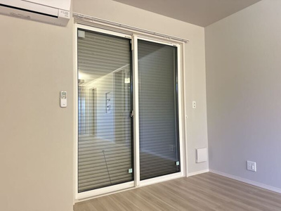 【内装】 | Lugar宿郷 | シャッター窓