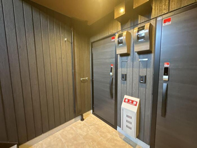 【玄関】 | Lugar宿郷 | 玄関前