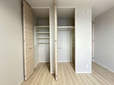 【洋室】 | Lugar宿郷 | 北側洋室クローゼット