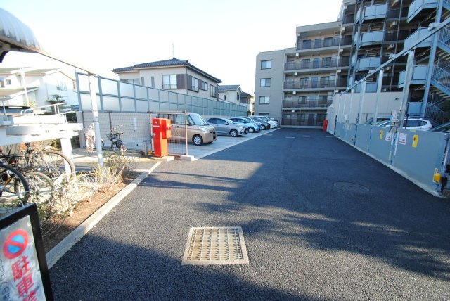 コンフォール清瀬の駐車場