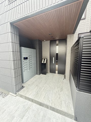 HEBEL MAISON 六甲篠原中町のエントランス