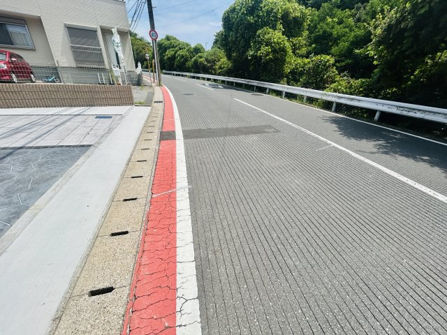 グラファーレ千葉市花見川区宮野木台4丁目12期の前面道路含む現地写真