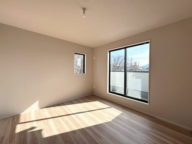 ケイアイ　ー LIGARE ーリガーレ　小倉北区黒住町1期　　【小倉北区　新築戸建て】 の洋室|2階９帖洋室（WIC含む）は日当たり良好♪　【小倉南区　新築戸建て】