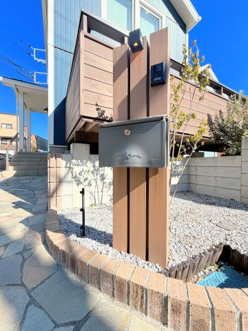 【外観】 | ◆緑区三保町　未居住戸建◆ | ◆お洒落な郵便ポストで日常生活も彩り豊かなものになることでしょう♪