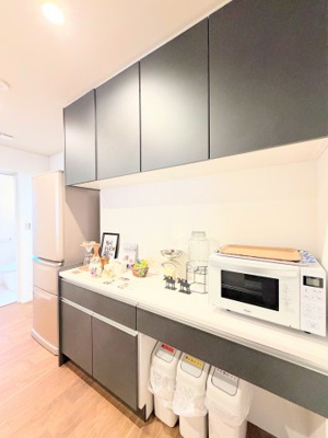 【キッチン】 | ◆緑区三保町　未居住戸建◆ | ◆ご家族みんなで調理ができる位のスペースを実現したキッチン空間となっております。みんなで作った料理を召し上がりながらの会話は、どのような物になるのでしょうか。