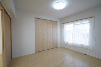 【洋室】 | 小室ハイランドC街区 | 5.5帖