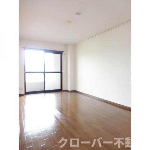 フォブールＱＵＡの居間・リビング