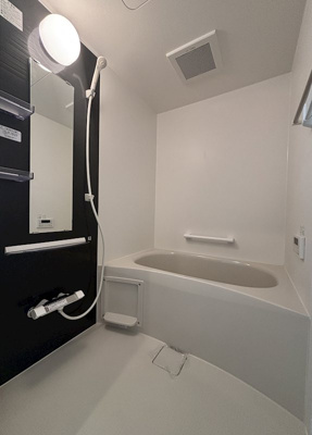 【浴室】 | EXCELLENT TERRACE（エクセレントテラス）B | 日々の疲れを癒すお風呂付です