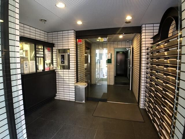 ソフィアお茶の水のエントランス