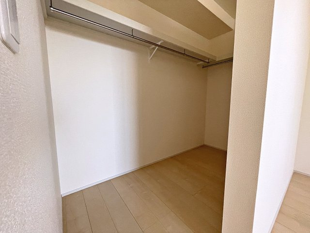 新築戸建・新築建売　郡山市亀田2丁目第2　桑野小・郡山第六中の収納|WICはハンガーパイプがついているので衣類がきれいに整理整頓できます！