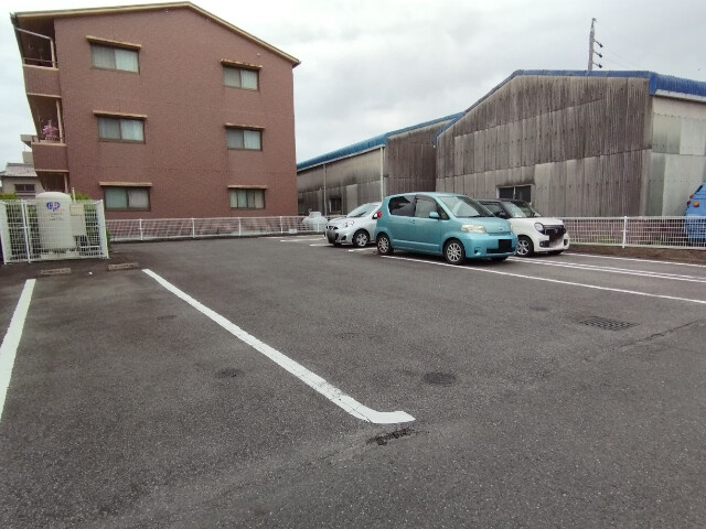 ベールブリーズの駐車場