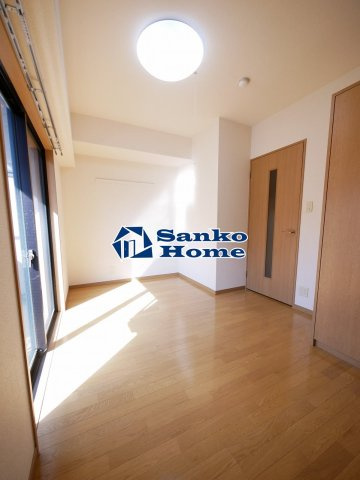 サンテミリオン江戸川橋の居間・リビング