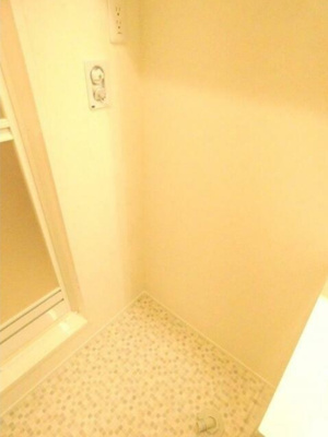 【その他共用部分】 | SAKURA Terrace | 室内洗濯機置き場。