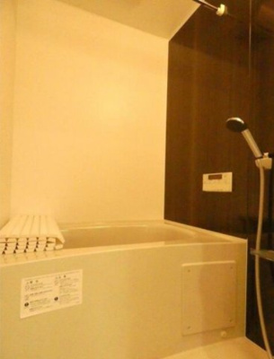 【浴室】 | SAKURA Terrace | 追い焚き機能、浴室乾燥機付きバス。