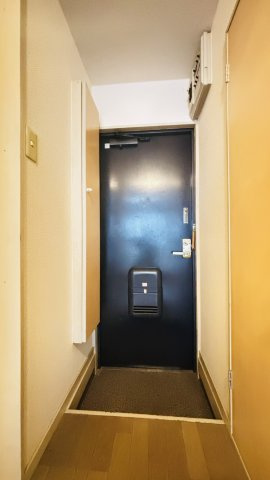 太宰府市朱雀２丁目のアパートの玄関|別号数タイプ