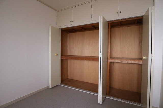 ロイヤルハイツ本多聞の収納