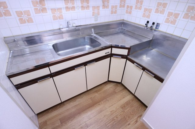 ロイヤルハイツ本多聞のキッチン