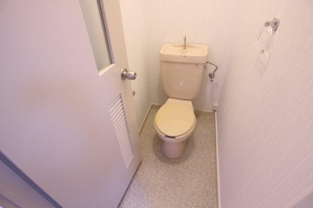 ロイヤルハイツ本多聞のトイレ
