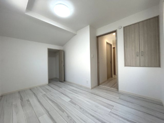 【洋室】 | 柴町新築戸建 | 洋室約5.5帖・物入2つあり