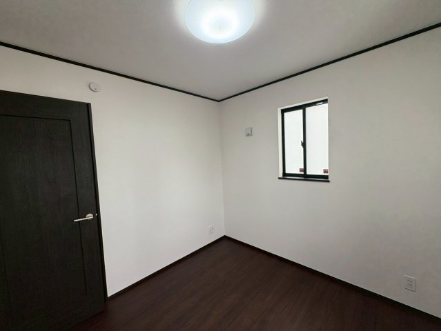 ＋＋読谷村上地－C号棟（全３棟）の洋室