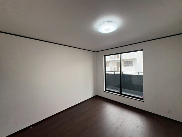 ＋＋読谷村上地－C号棟（全３棟）の洋室