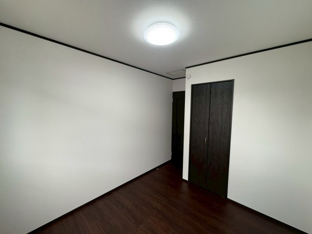 ＋＋読谷村上地－C号棟（全３棟）の洋室