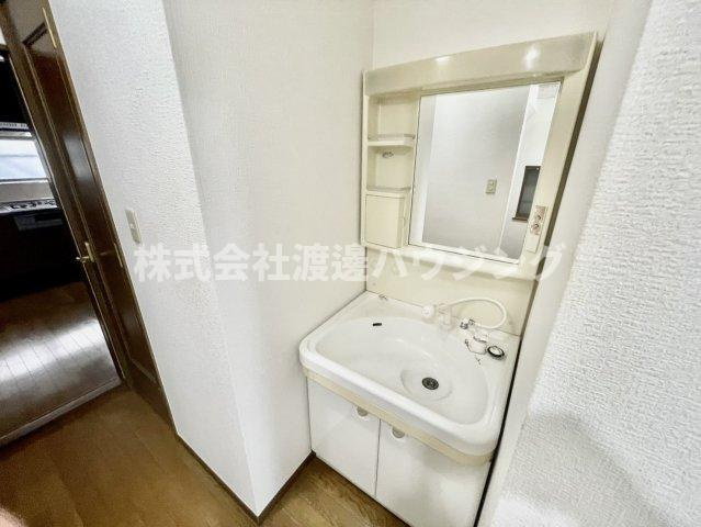 藤田町5丁目貸家の洗面所