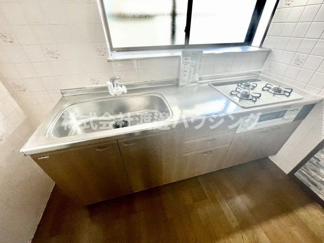 藤田町5丁目貸家のキッチン