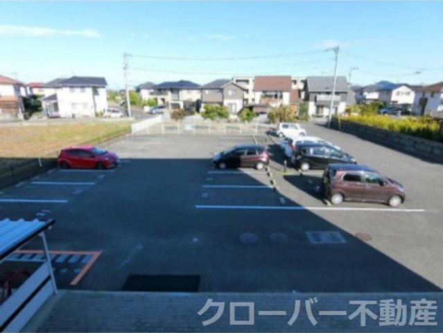 フォブールインフィニⅠの駐車場