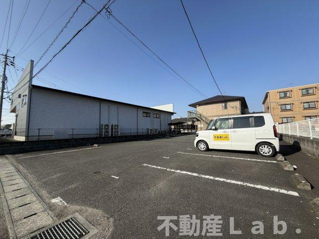 モナリエオガワの駐車場
