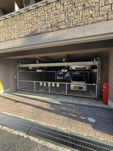 エステムコート神戸西Ⅱの駐車場