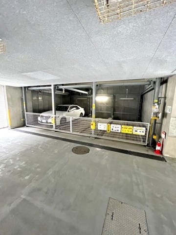 レジディア市ヶ谷Ⅱ の駐車場
