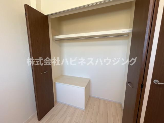 ラウレア　モリの収納|クローゼット