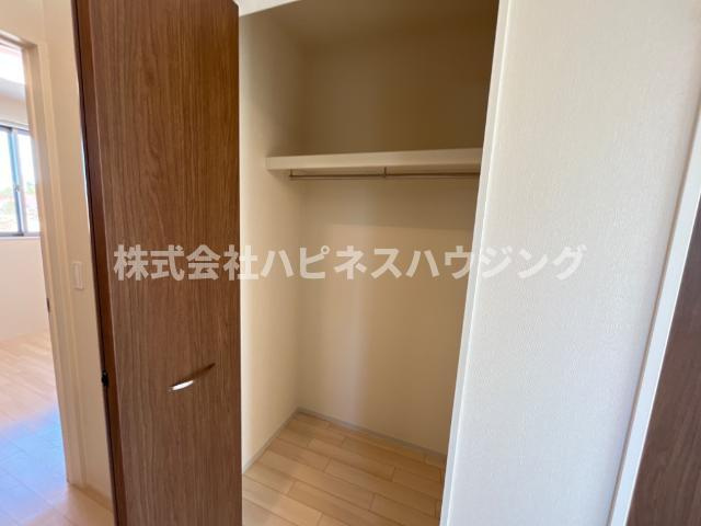 ラウレア　モリの収納|クローゼット