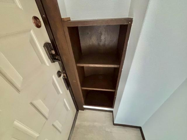 エンブレム清水の玄関