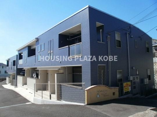 ピングーEASTの外観